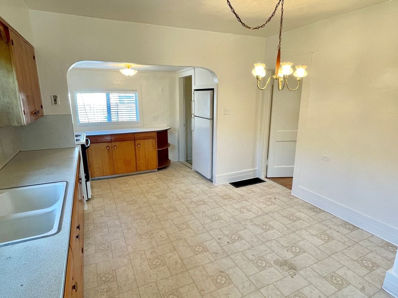 1635 Se Hickory St - Photo 3 of 16