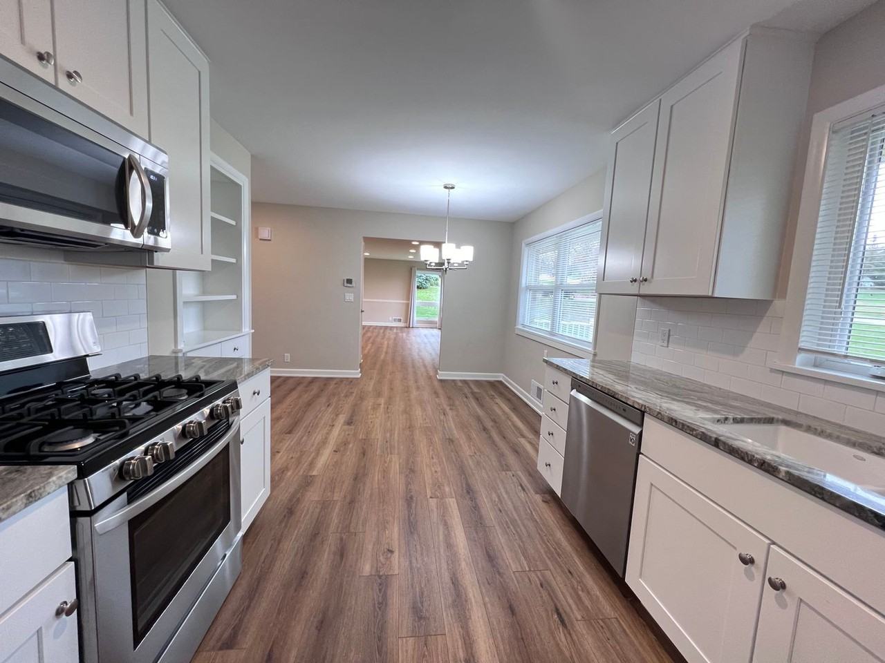 752 Ada Dr Se - Photo 2 of 40