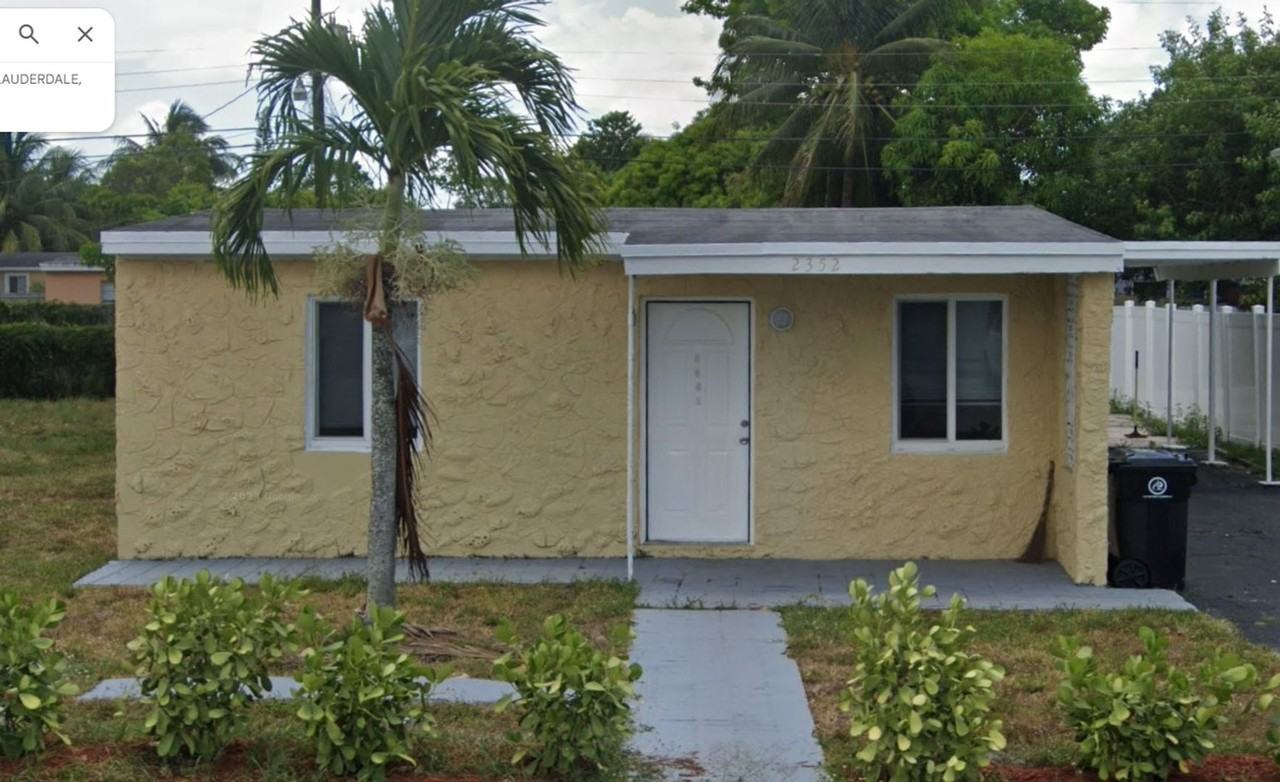 2352 Nw 14th St - Photo 2 of 19