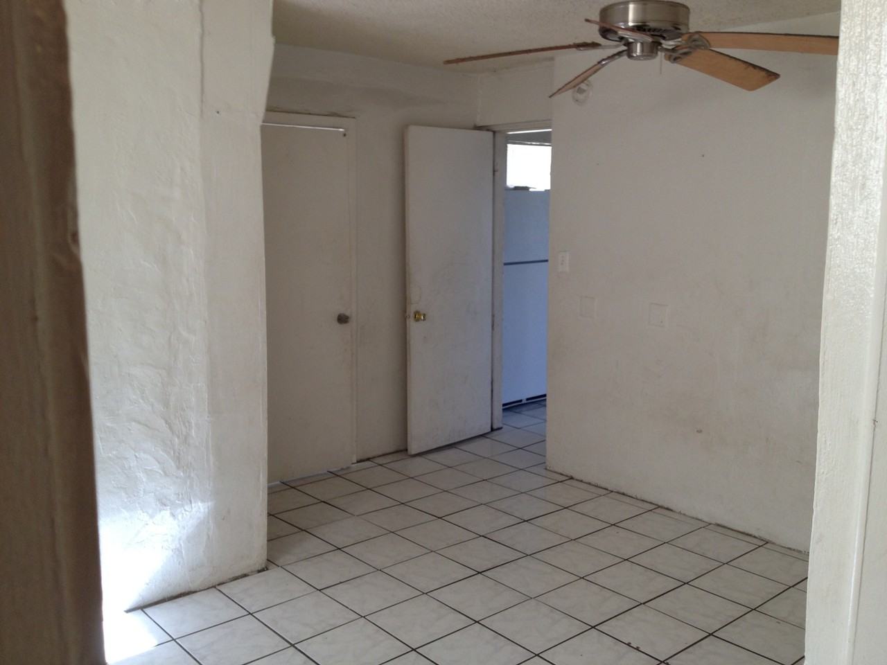 2352 Nw 14th St - Photo 6 of 19