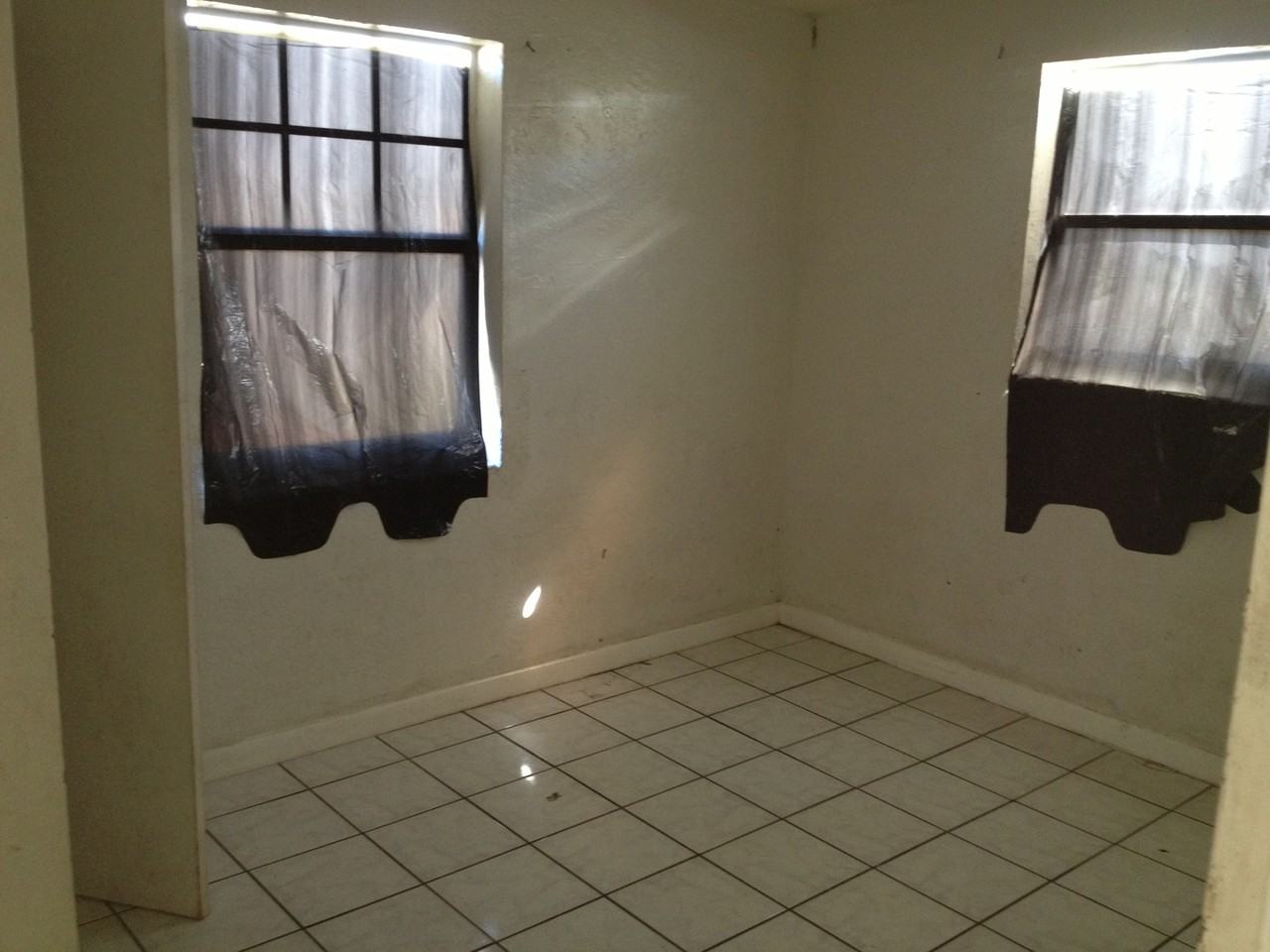 2352 Nw 14th St - Photo 7 of 19