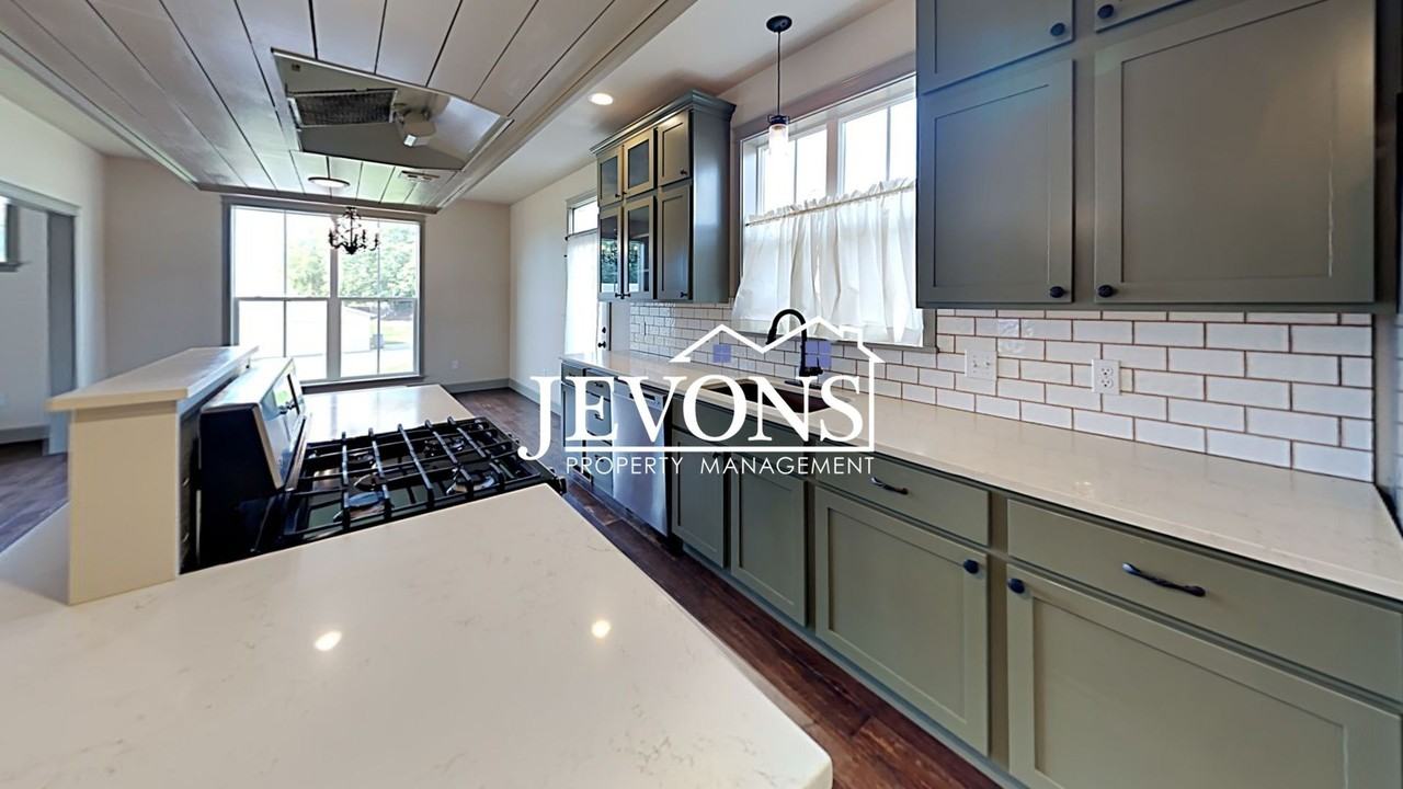 221 4th Ave - Photo 3 of 50