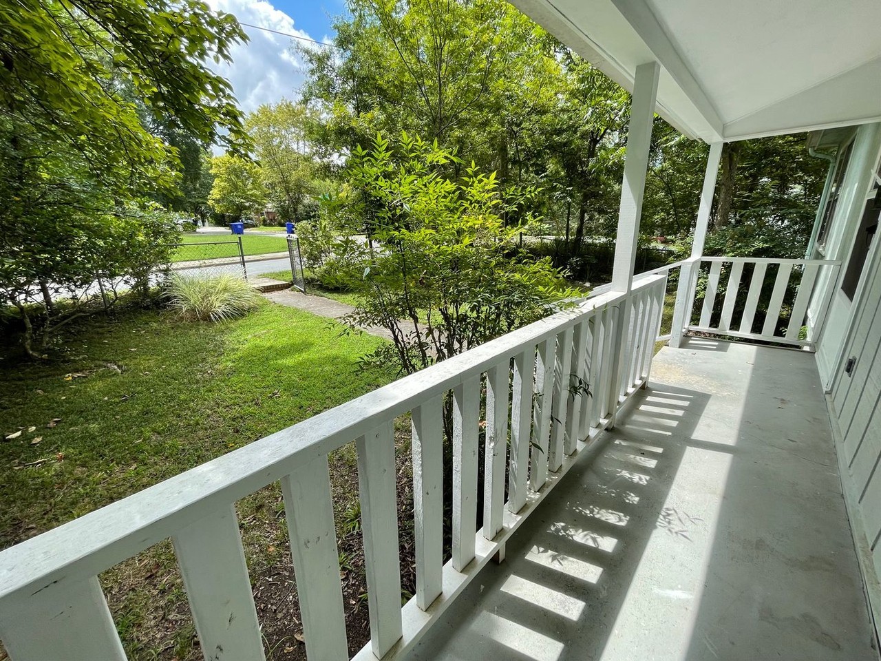712 Gomains Ave - Photo 4 of 9
