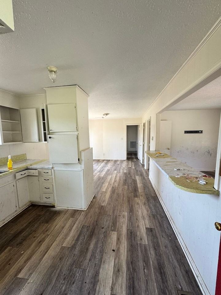 104 Victor Dr - Photo 2 of 16