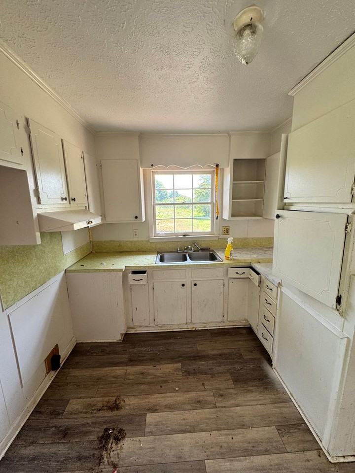 104 Victor Dr - Photo 3 of 16