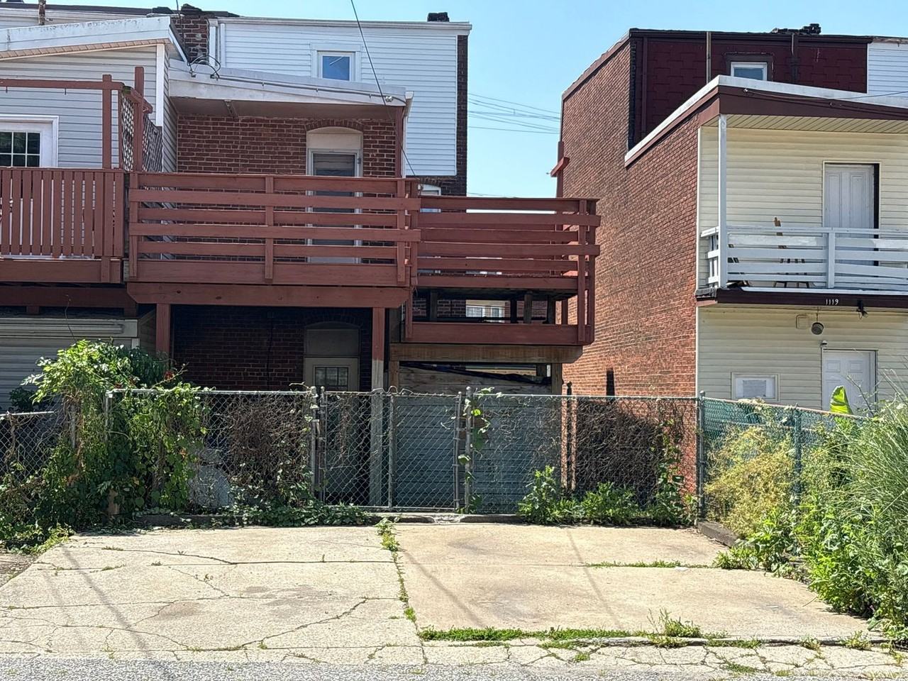 1117 W King St - Photo 2 of 28