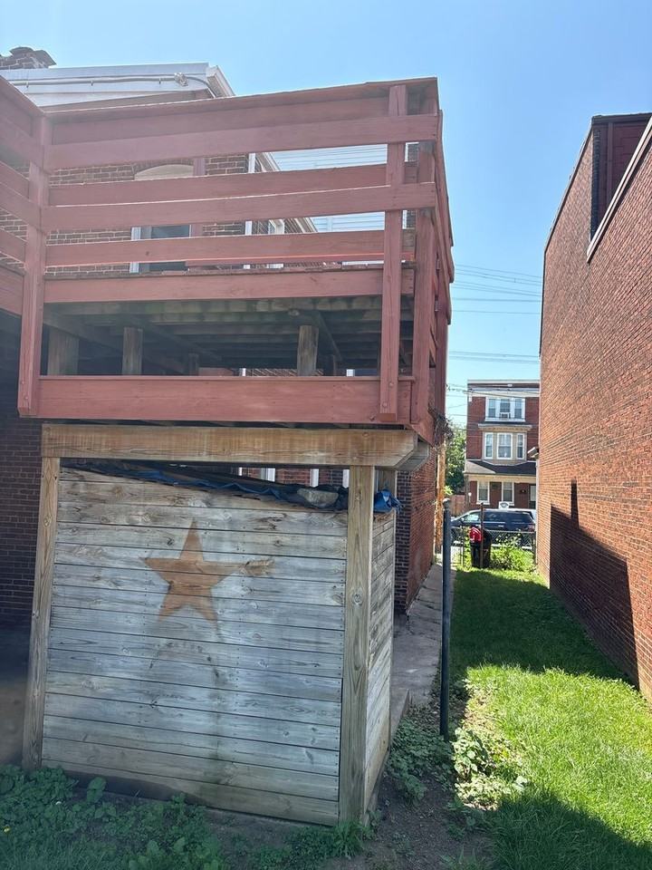1117 W King St - Photo 3 of 28