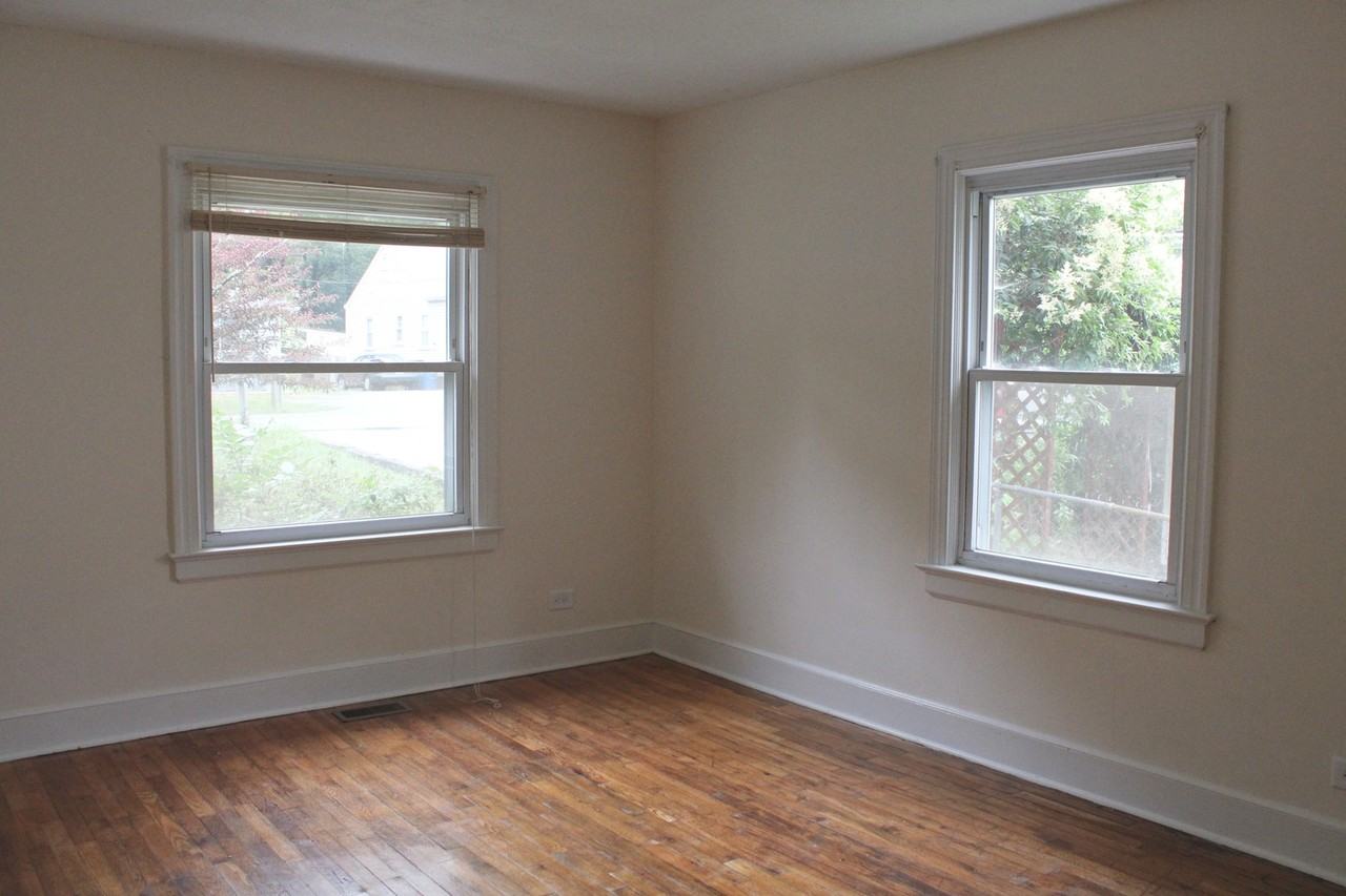 2816 Broad St - Photo 5 of 7