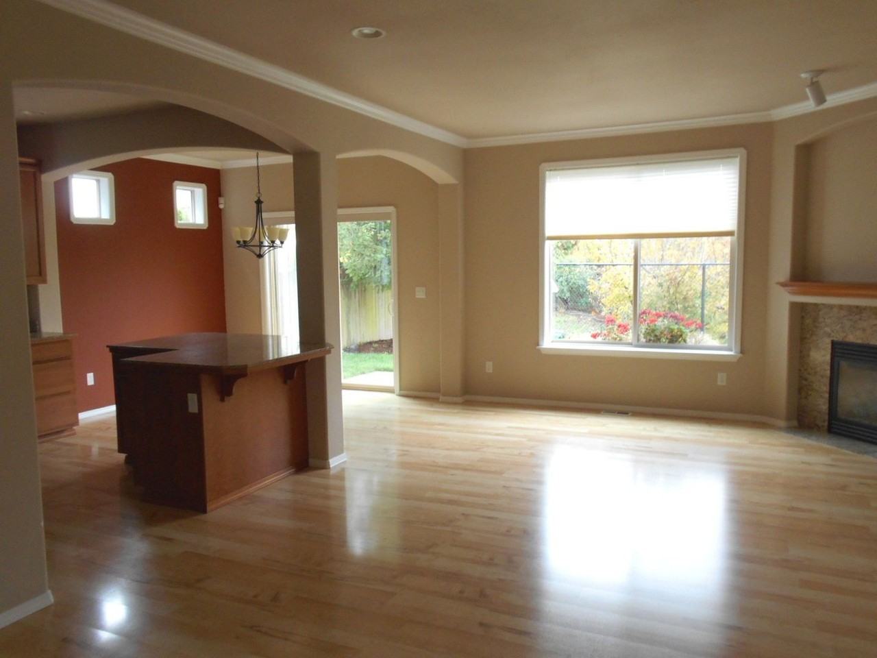 434 N Gifford Ave - Photo 2 of 18