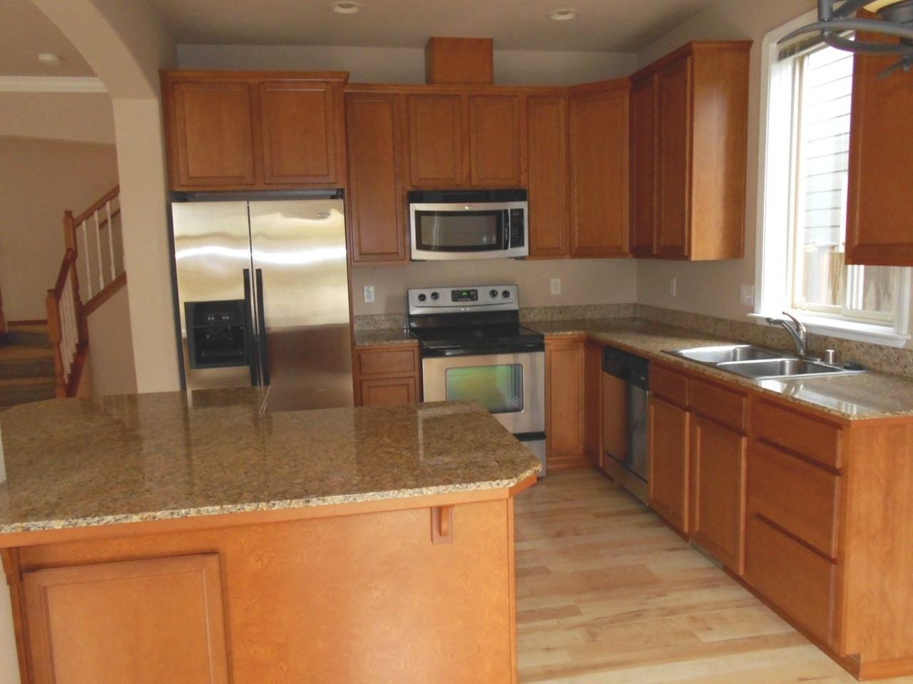 434 N Gifford Ave - Photo 3 of 18