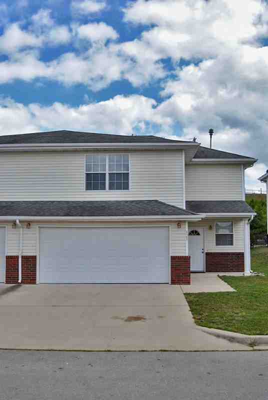 121 Hickory Ridge Dr - Photo 2 of 35