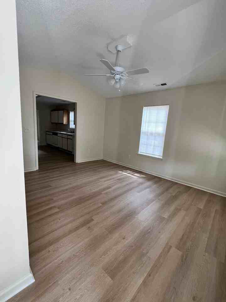 5039 Peachtree Ave - Photo 2 of 14