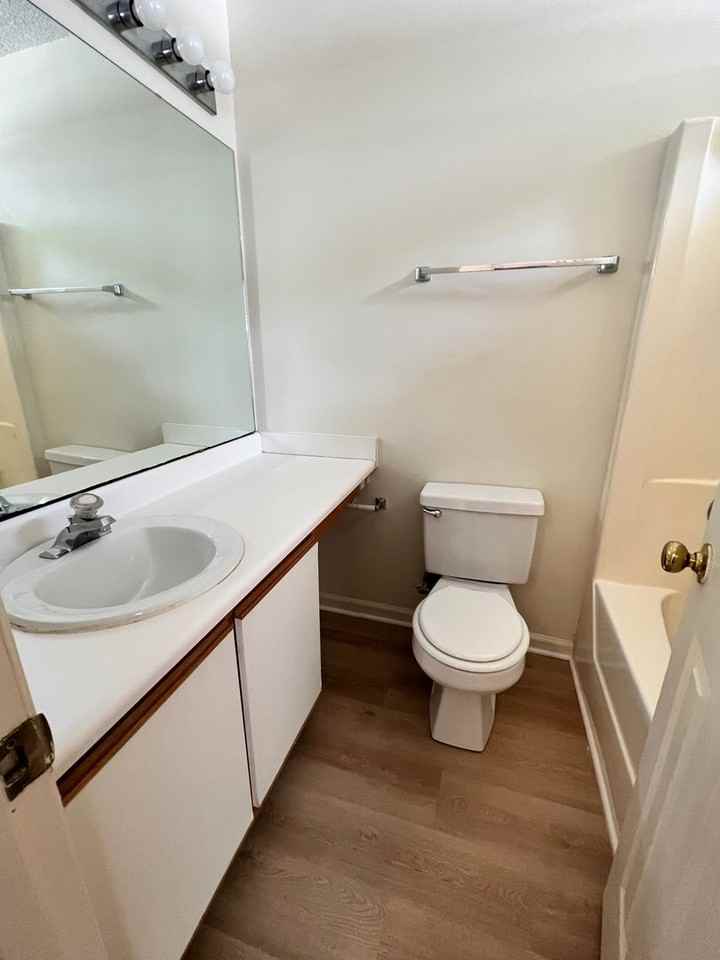 5039 Peachtree Ave - Photo 7 of 14