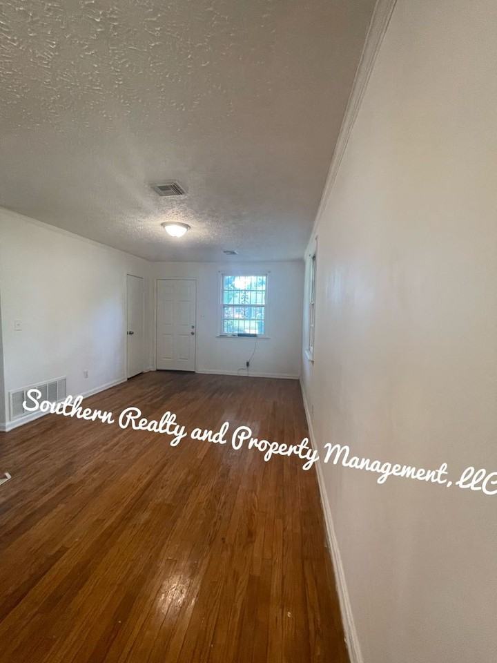 237 Gardendale Dr - Photo 3 of 11