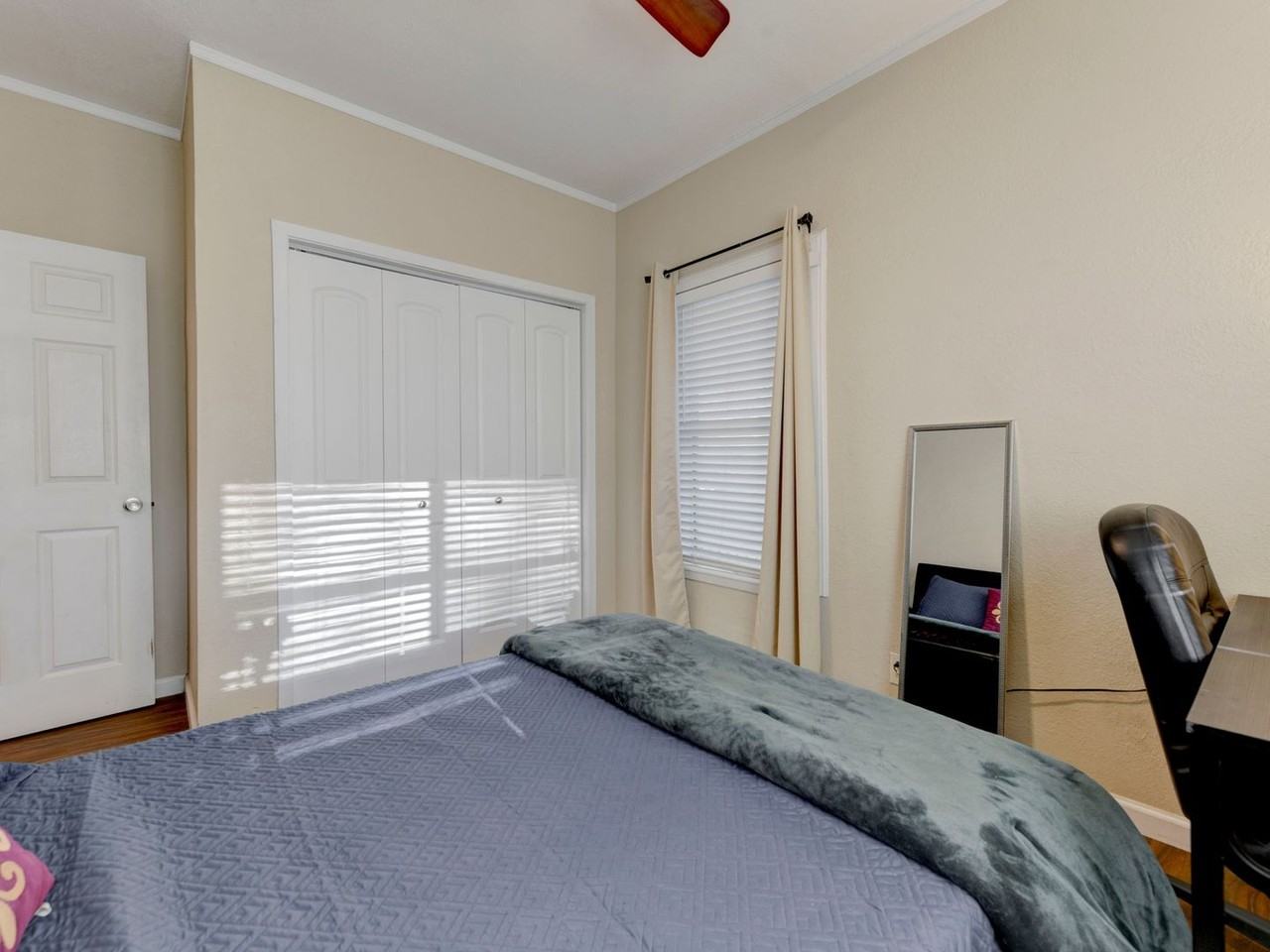 1138 Northwestern Ave - Photo 3 of 47