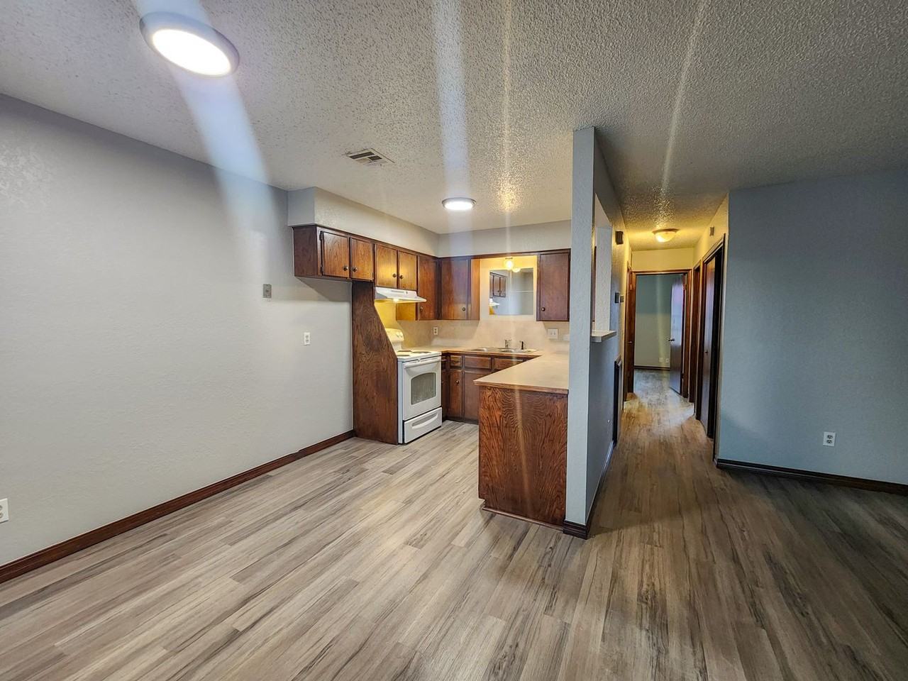 4104 N Market Ave - Photo 5 of 27