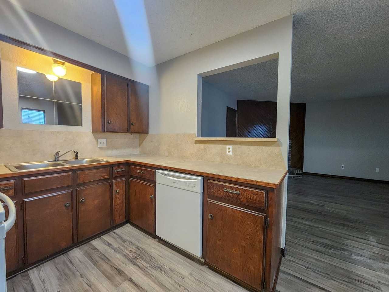 4104 N Market Ave - Photo 7 of 27