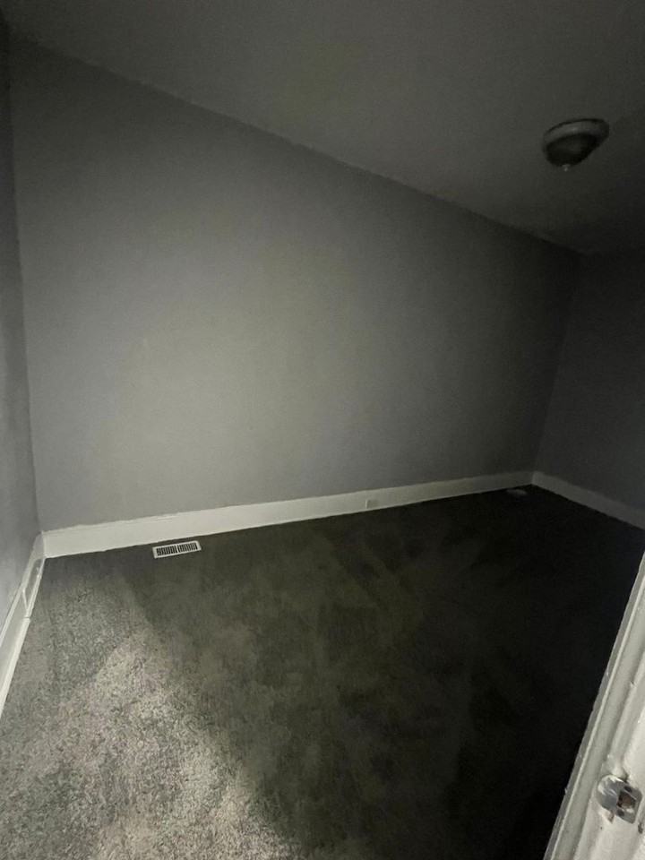 2437 E Biddle St - Photo 2 of 10