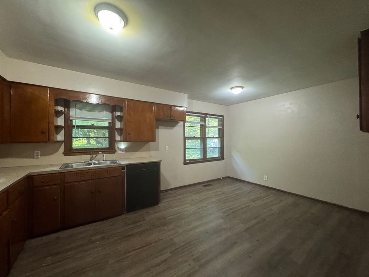 1702 W High St - Photo 3 of 9