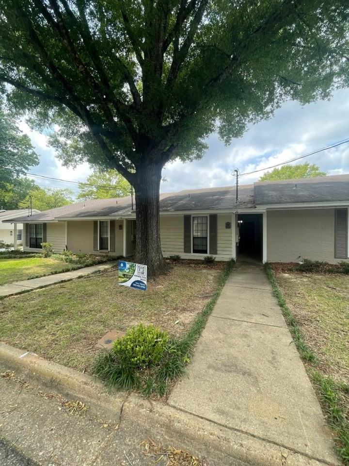 121 Cedar Ct - Photo 2 of 14