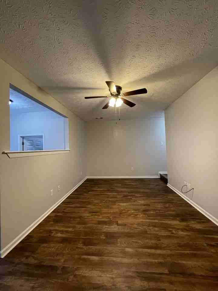 121 Cedar Ct - Photo 5 of 14