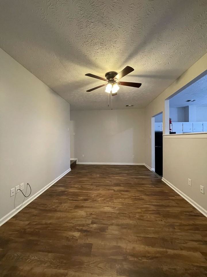 121 Cedar Ct - Photo 6 of 14