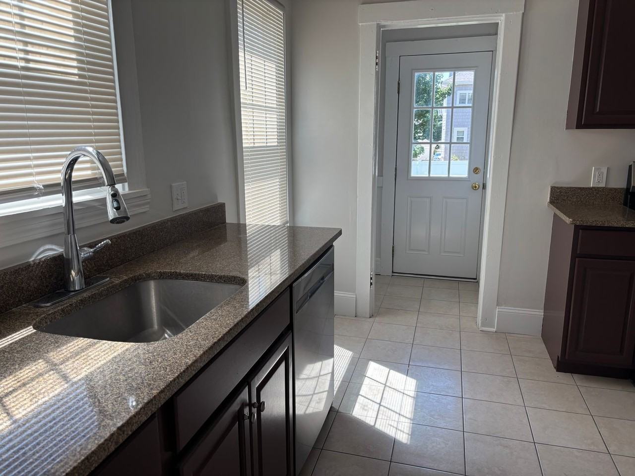 27 Matchett St - Photo 2 of 11