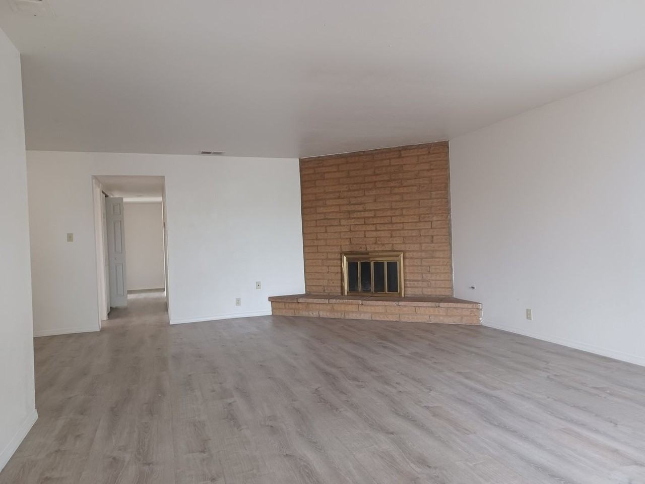 1377 Manhattan Ave - Photo 3 of 19