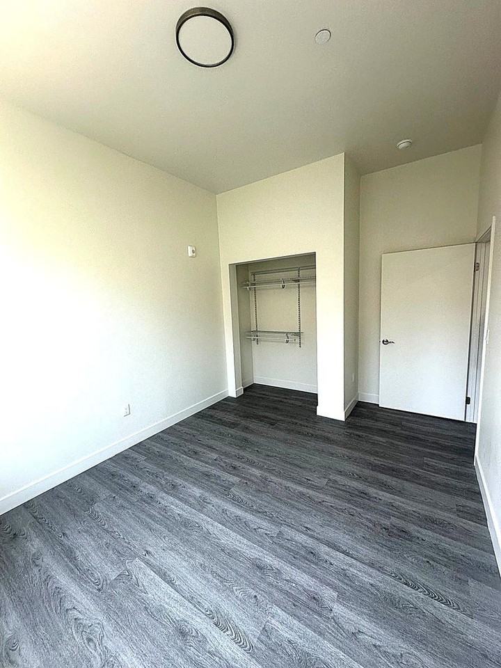 11201 S. Main St. (Restricted Property ALL UNITS) - Photo 6 of 24