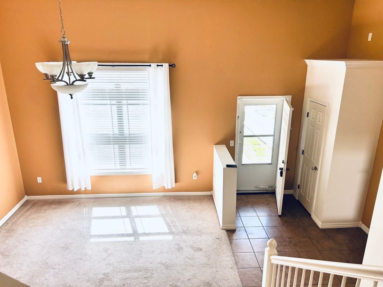49 Fuller Cir - Photo 2 of 24