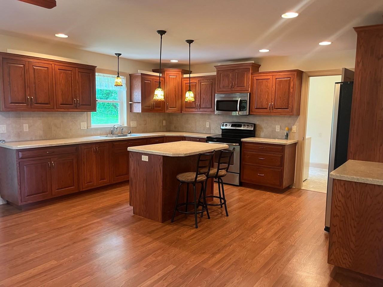 794 Fairview Rd - Photo 3 of 26