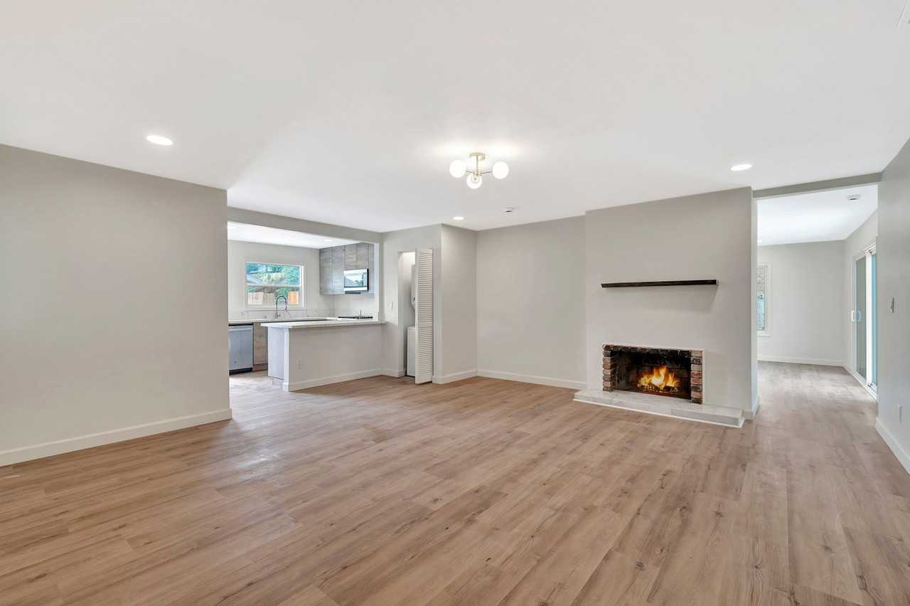 4239 Moraga Ave - Photo 2 of 12