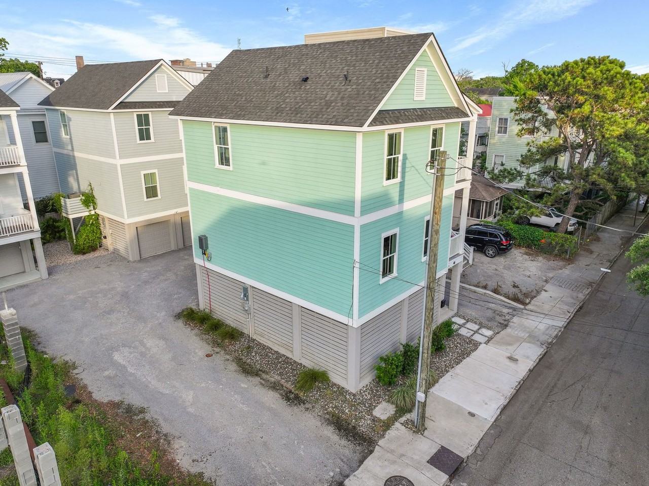 48 Aiken St - Photo 2 of 44
