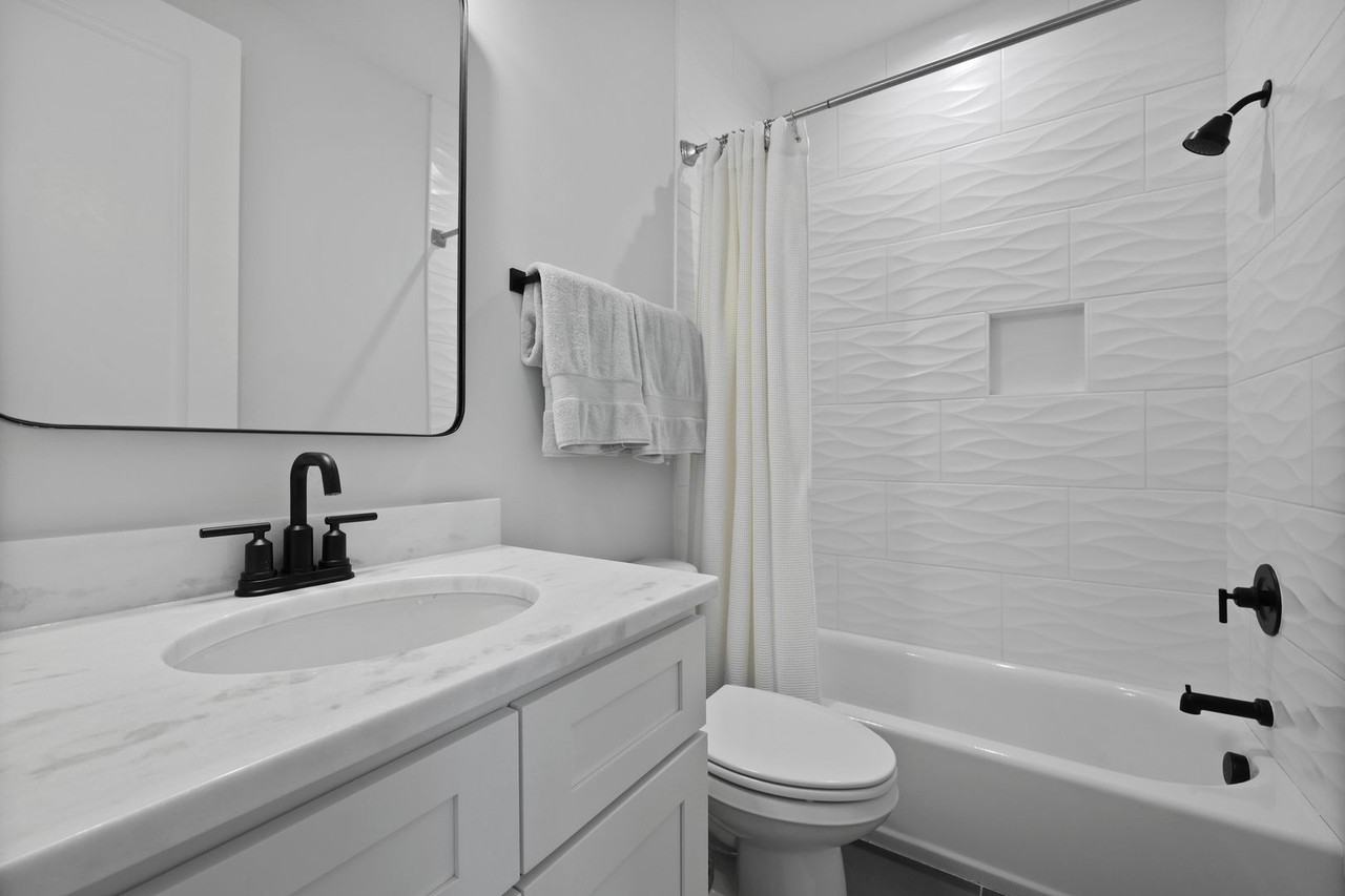 48 Aiken St - Photo 4 of 44