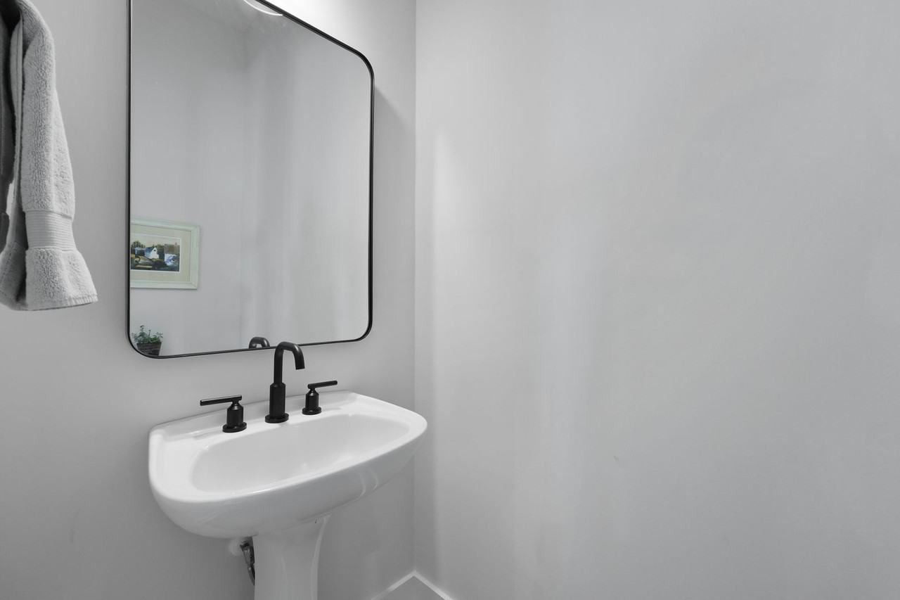 48 Aiken St - Photo 6 of 44