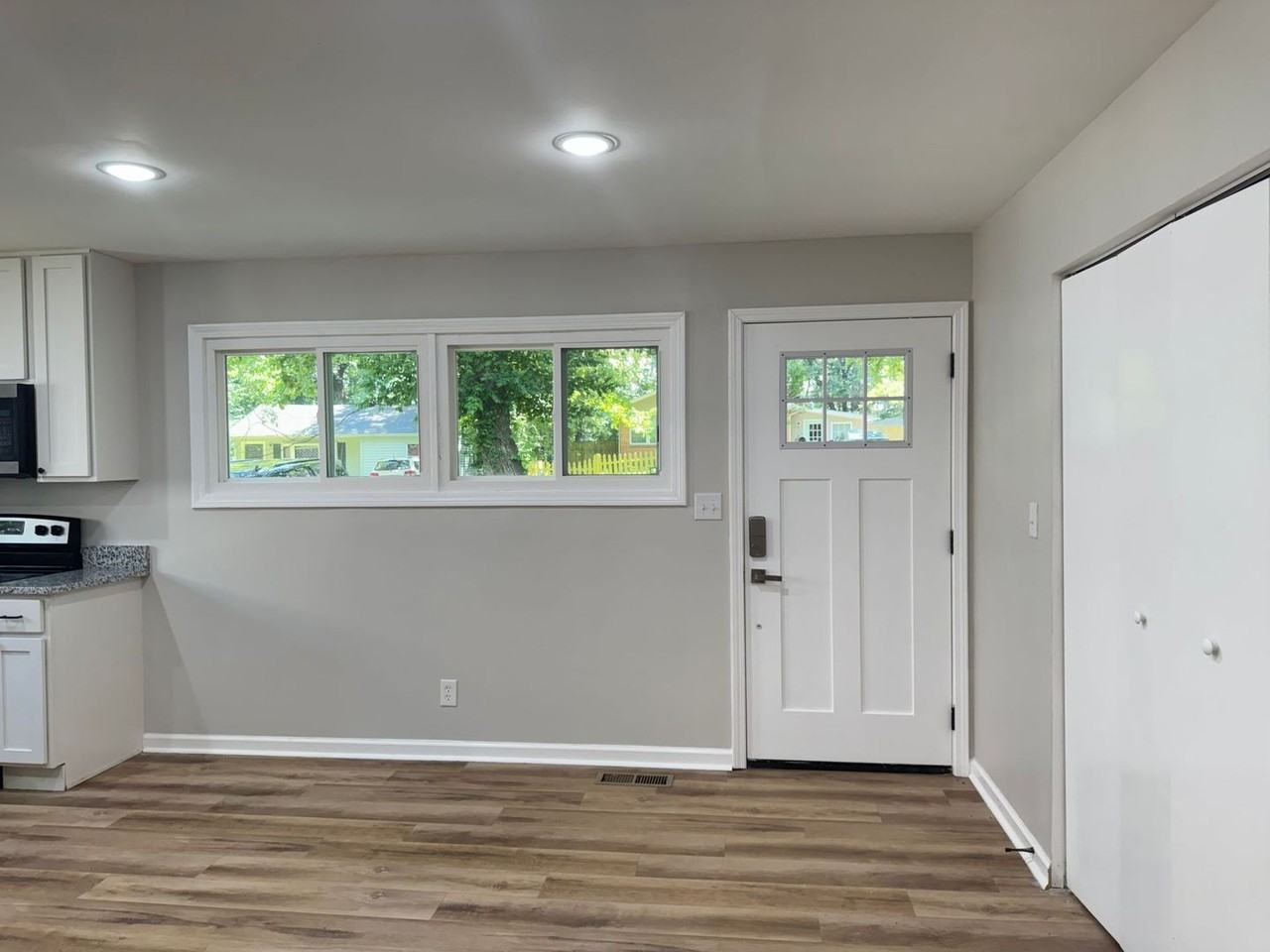 502 Cheyenne Ln - Photo 3 of 18