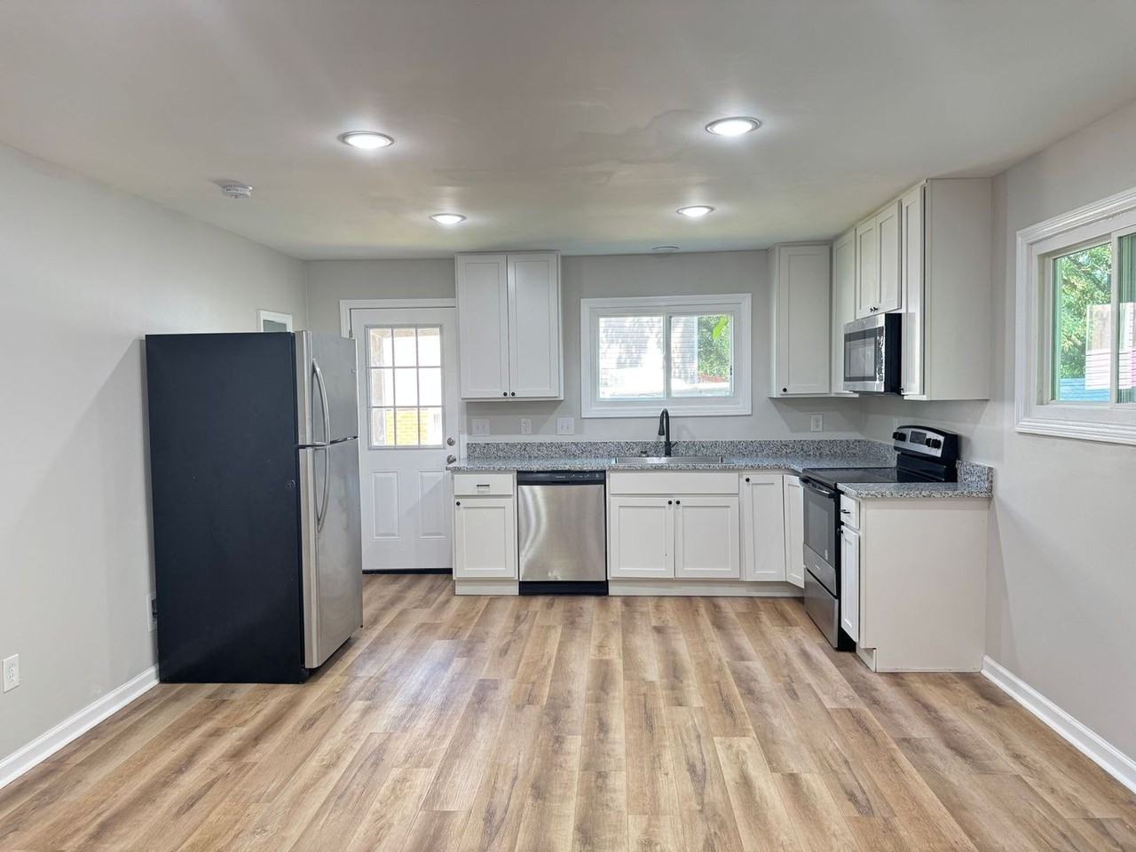 502 Cheyenne Ln - Photo 5 of 18