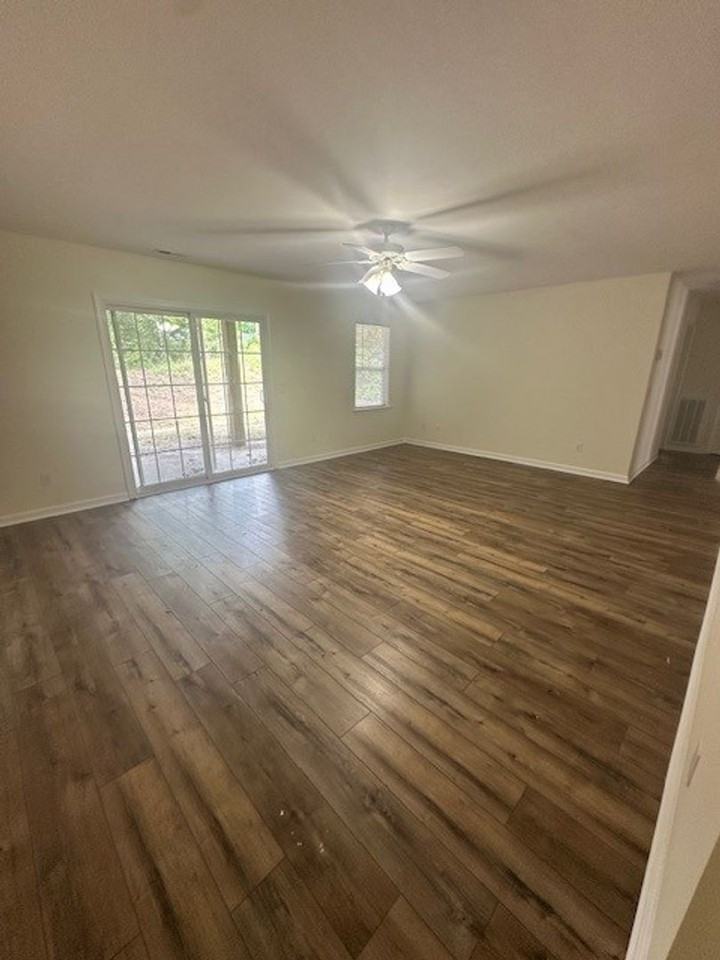 5138 Greenville Loop Rd #B - Photo 3 of 8