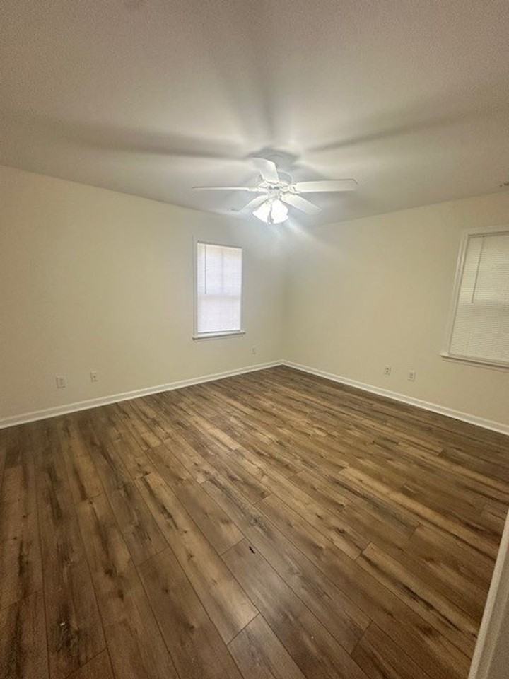 5138 Greenville Loop Rd #B - Photo 4 of 8