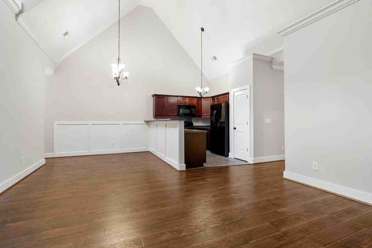 132 Singapore Cir - Photo 3 of 16