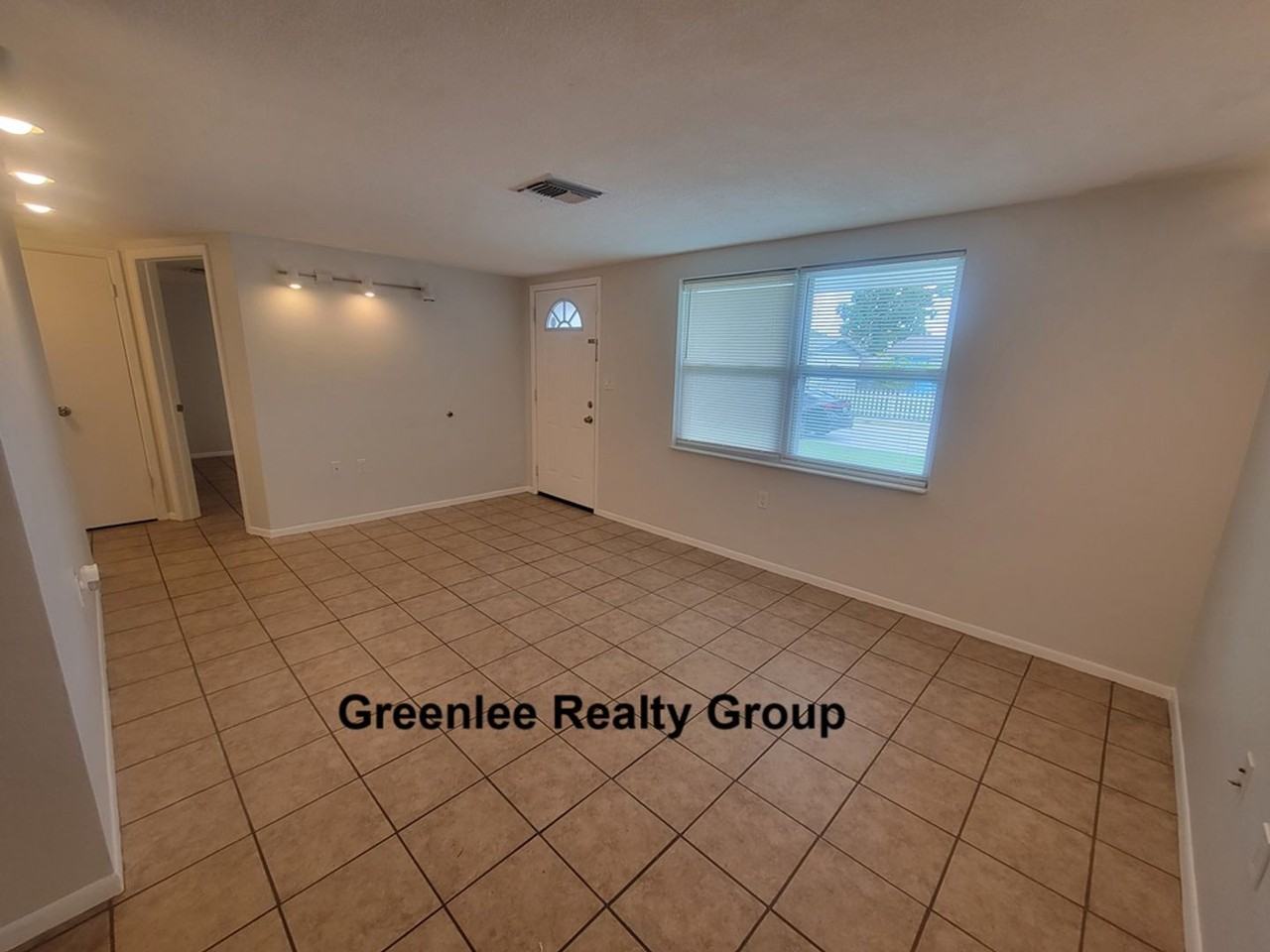 7401 Potomac Dr - Photo 2 of 18