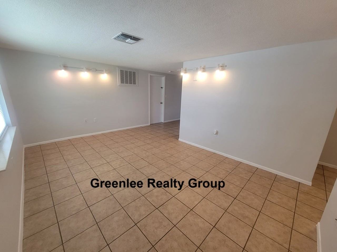 7401 Potomac Dr - Photo 3 of 18