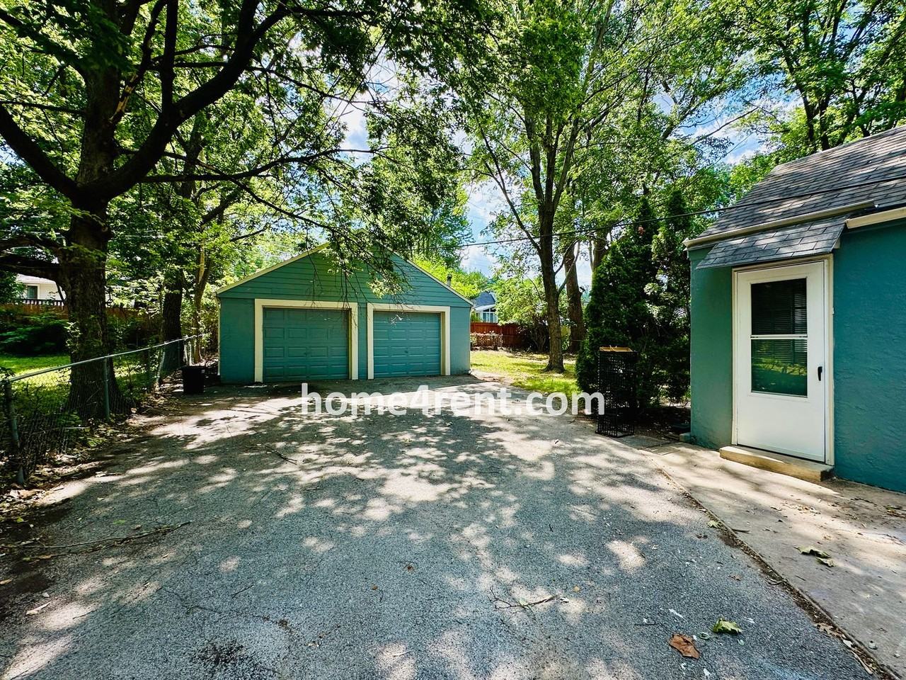 5049 Canterbury Rd - Photo 3 of 38