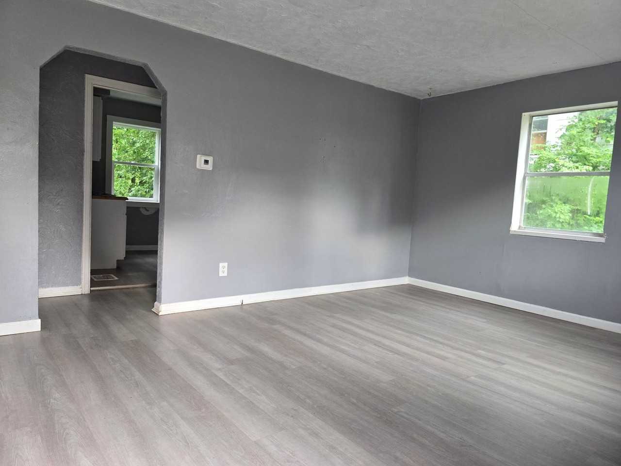 504 Ethel Ave - Photo 2 of 7