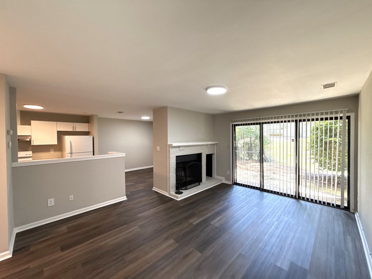 3621 Willow Point Dr - Photo 2 of 13