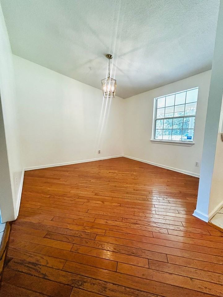 7634 Hammond Blvd - Photo 3 of 19