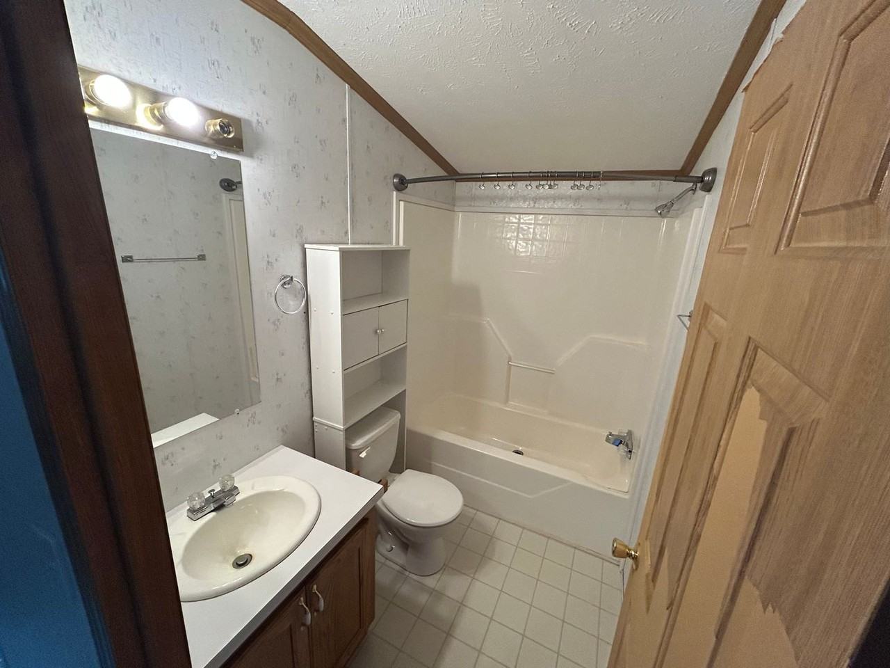 749 Westfield Rd - Photo 3 of 11