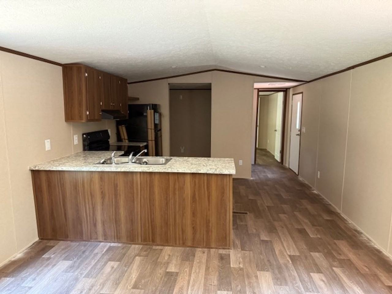 25 25 Derek Drive - 25 Derek Drive - Photo 2 of 11