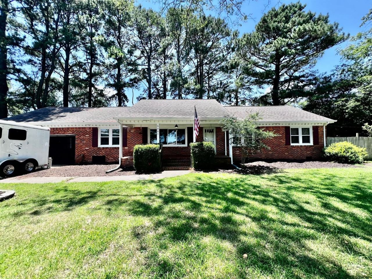 5001 Bellamy Manor Dr - Photo 2 of 37