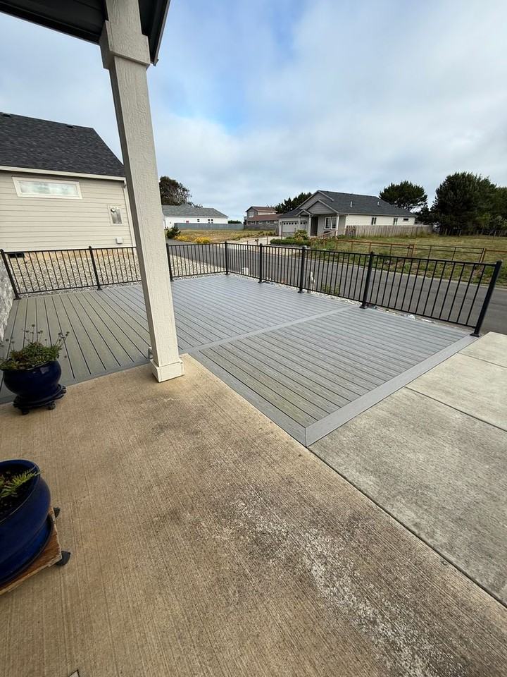 725 Spyglass Dr - Photo 2 of 22